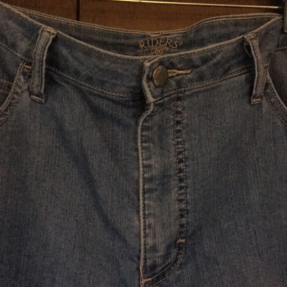 Capri Jeans - Picture 3 of 5